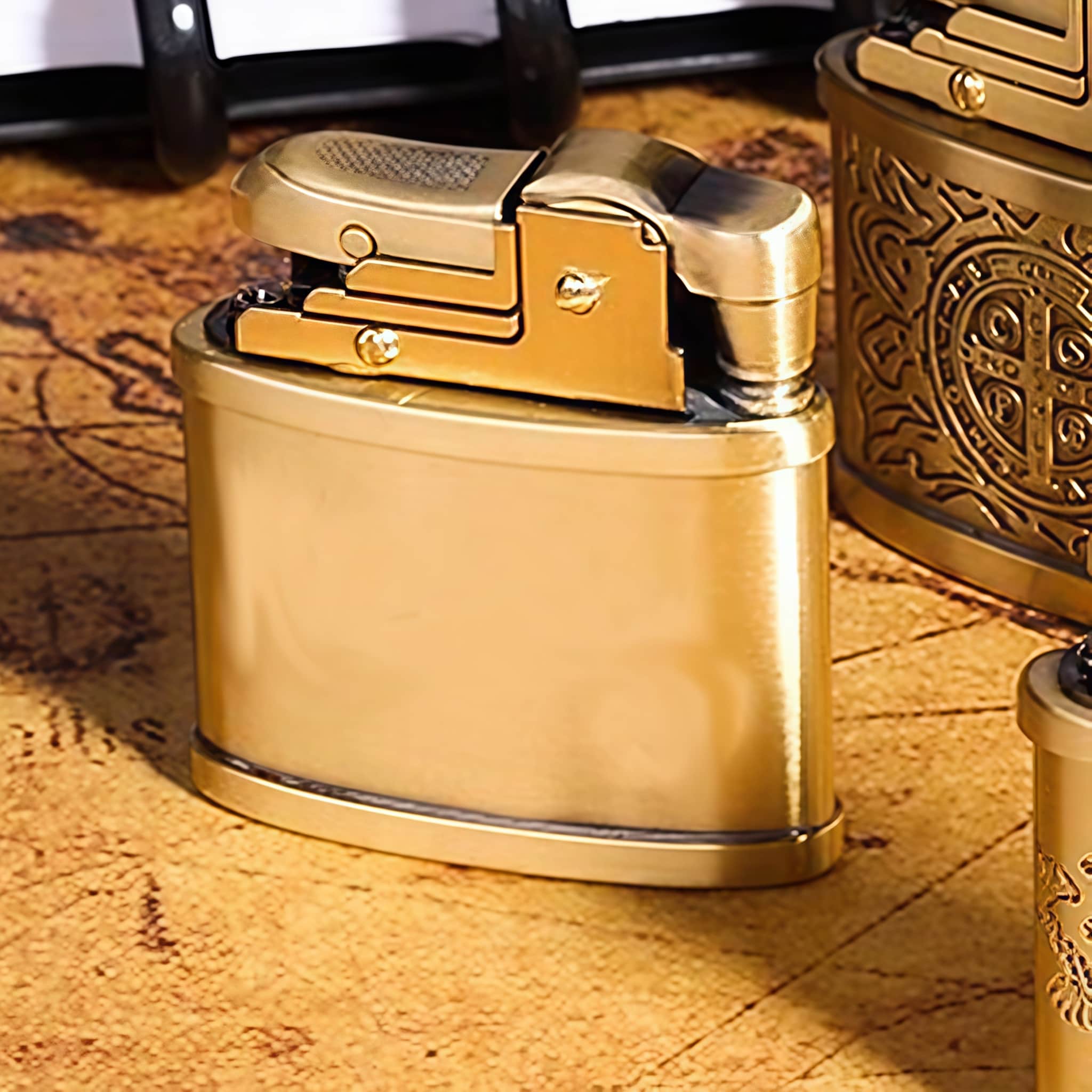 Vintage Solid Brass Oil Lighter – Refillable Retro Design, Gift Ready