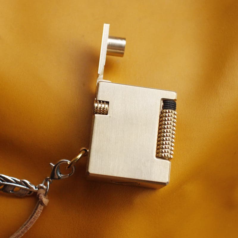 ZORRO Z612 Solid Brass Oil Lighter – Two-Tone Retro Windproof – Lighter – view 8