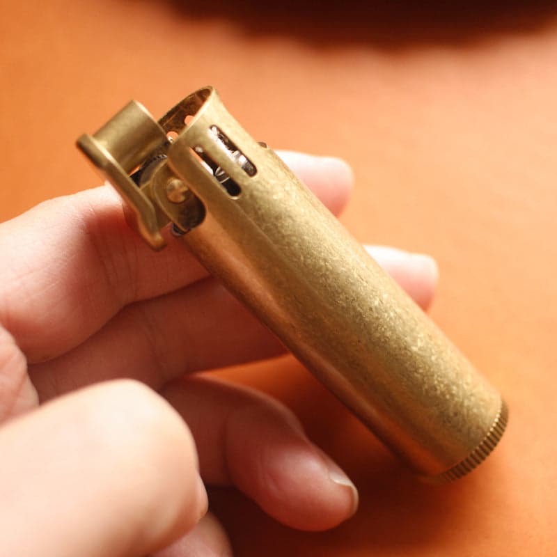 Solid Brass Oil Lighter – Vintage Windproof EDC Design – Lighter – view 3