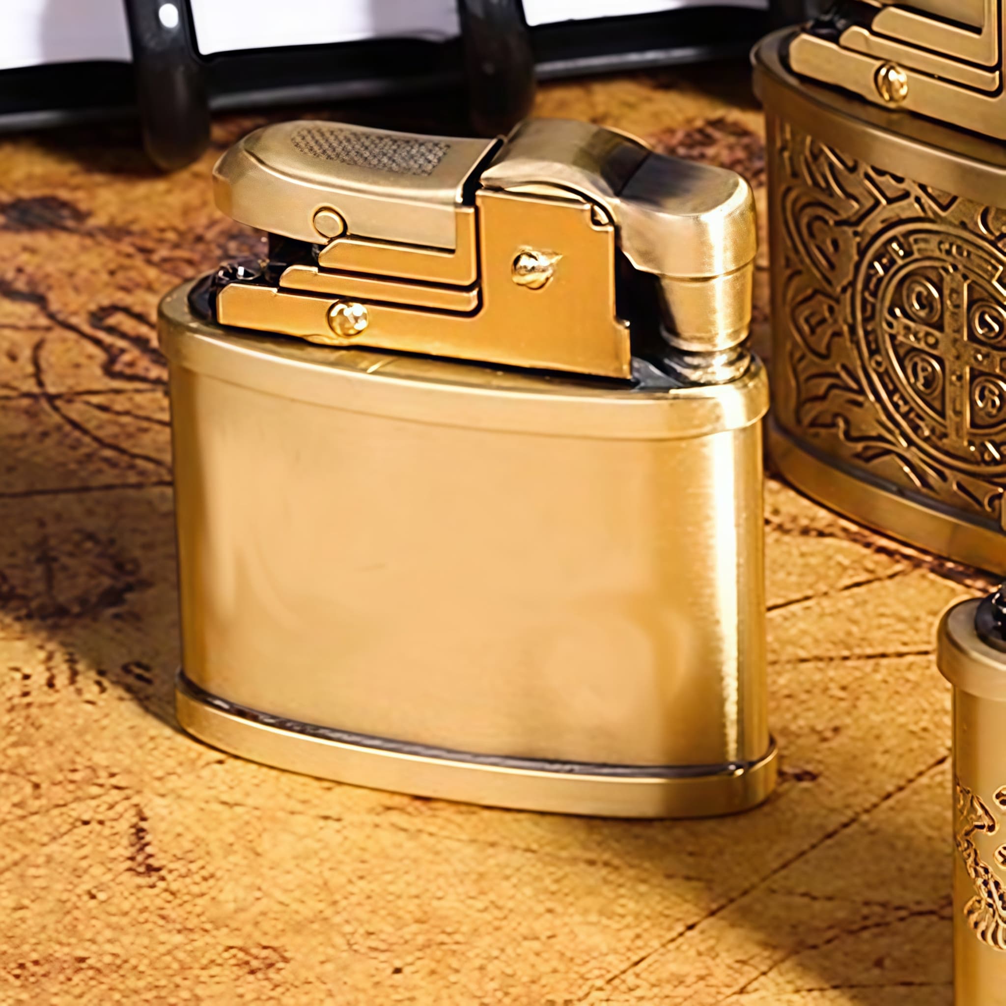 Vintage Solid Brass Oil Lighter – Refillable Retro Design, Gift Ready – Lighter – Image 1